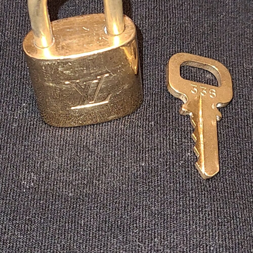 LV Lock & Key set #336 - Picture 9 of 11